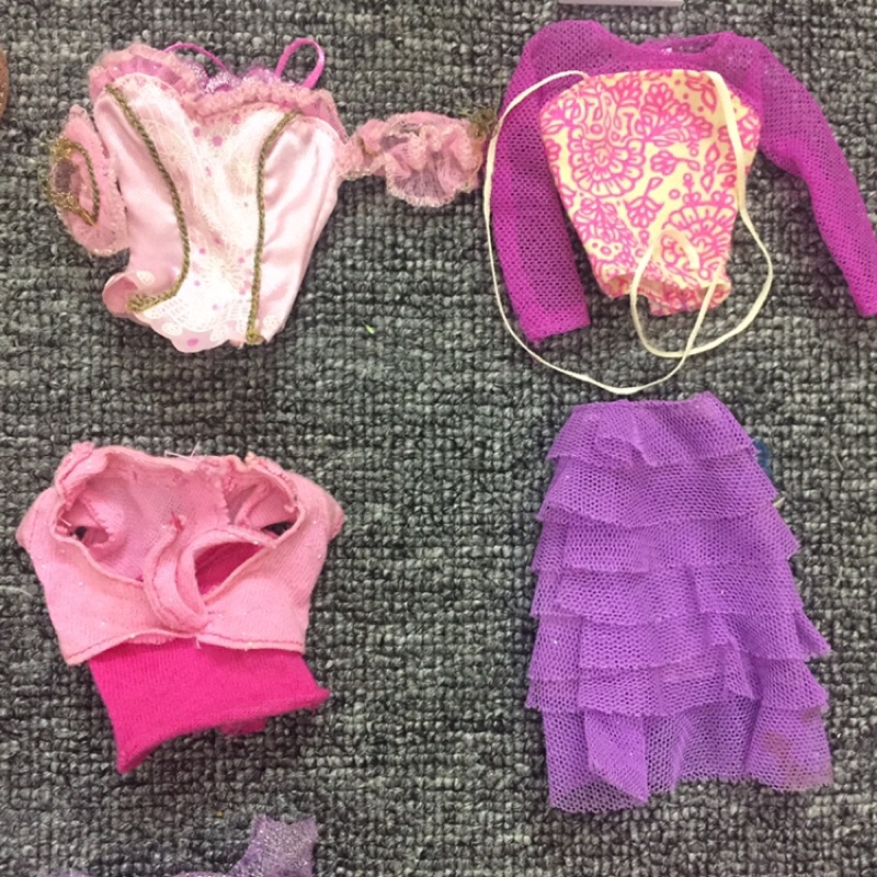 QAA2-Quần áo đầm dành cho búp bê barbie đã qua sử dụng