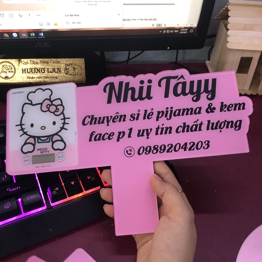 Bảng hiệu mica treo shop và livestream - Công cụ chụp hình sản phẩm, chống trộm ảnh - Thiết kế theo yêu cầu