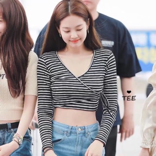 Áo crop top kẻ Jennie