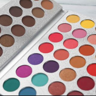 Bảng phấn mắt 63 ô Glazed  Beauty