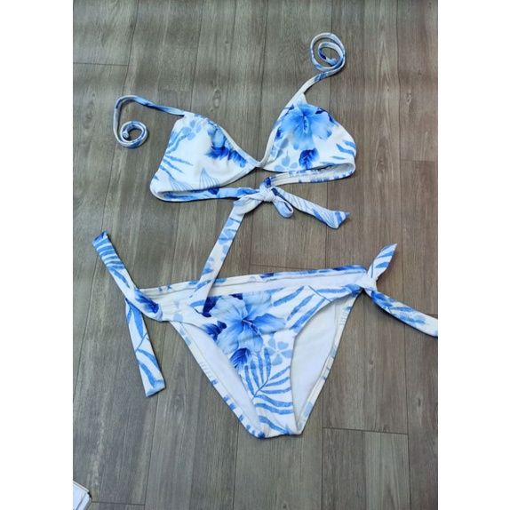 Bikini 2 mảnh chiếc lá mẫu mới sexy- xuất dư