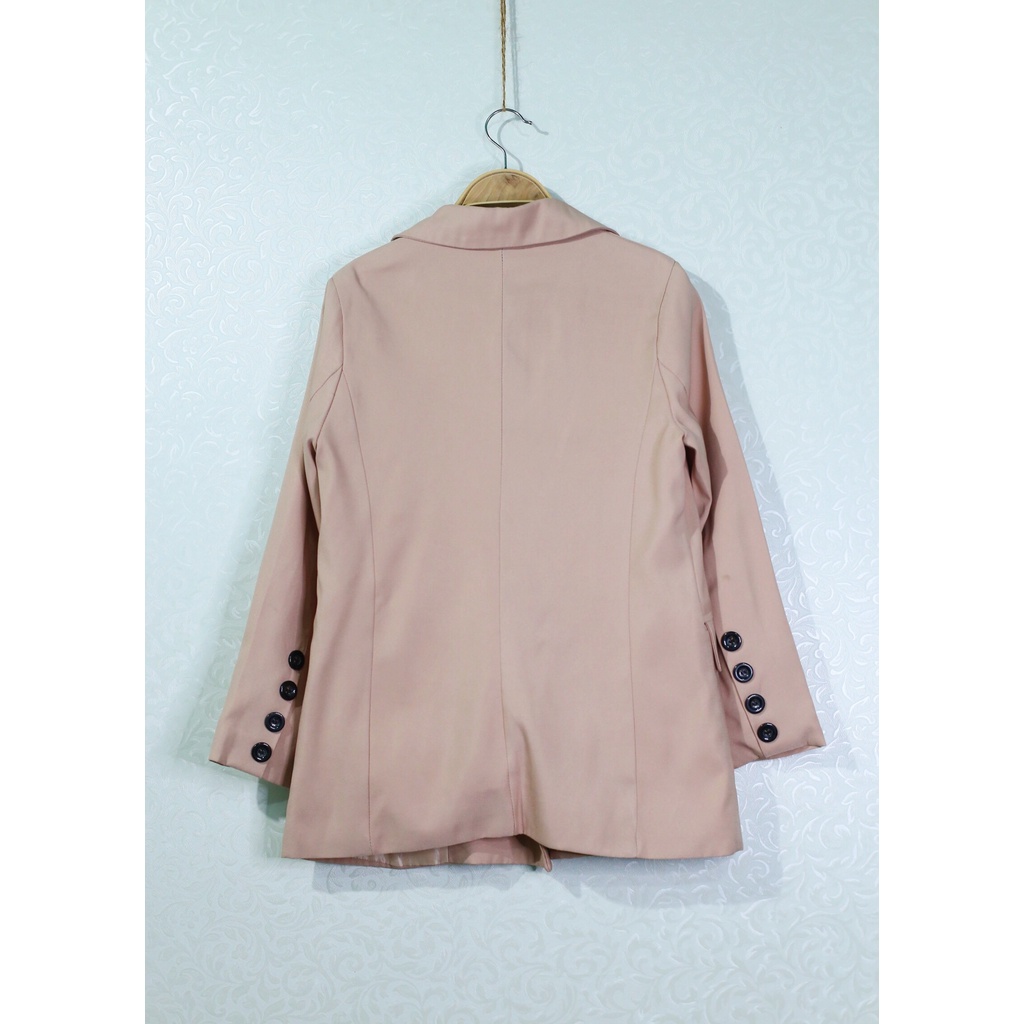 Áo khoác blazer màu hồng ruốc form rộng secondhand