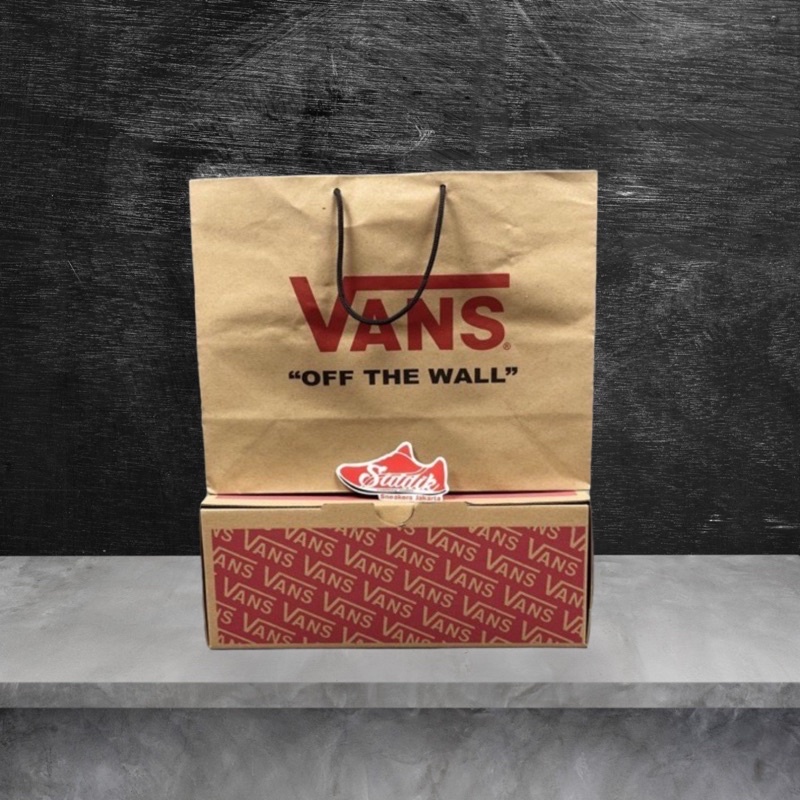 Túi giấy đựng quà tặng họa tiết Vans Off The Wall độc đáo