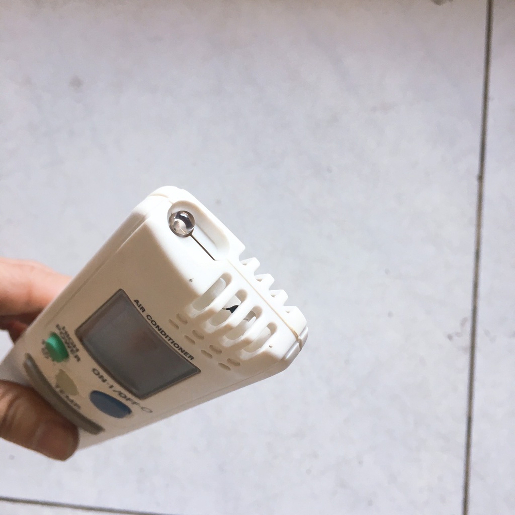 Remote máy lạnh Sanyo bánh mì [TẶNG PIN] Điều khiển điều hòa Sanyo chọn mẫu như hình, một đèn, hai đèn