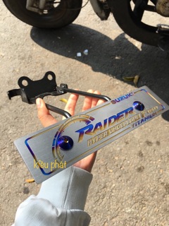 Pat bắt bảng tên Raider fi Satria
