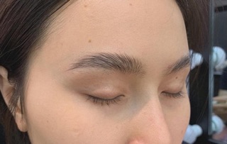 Gel Feathers chải lông mày