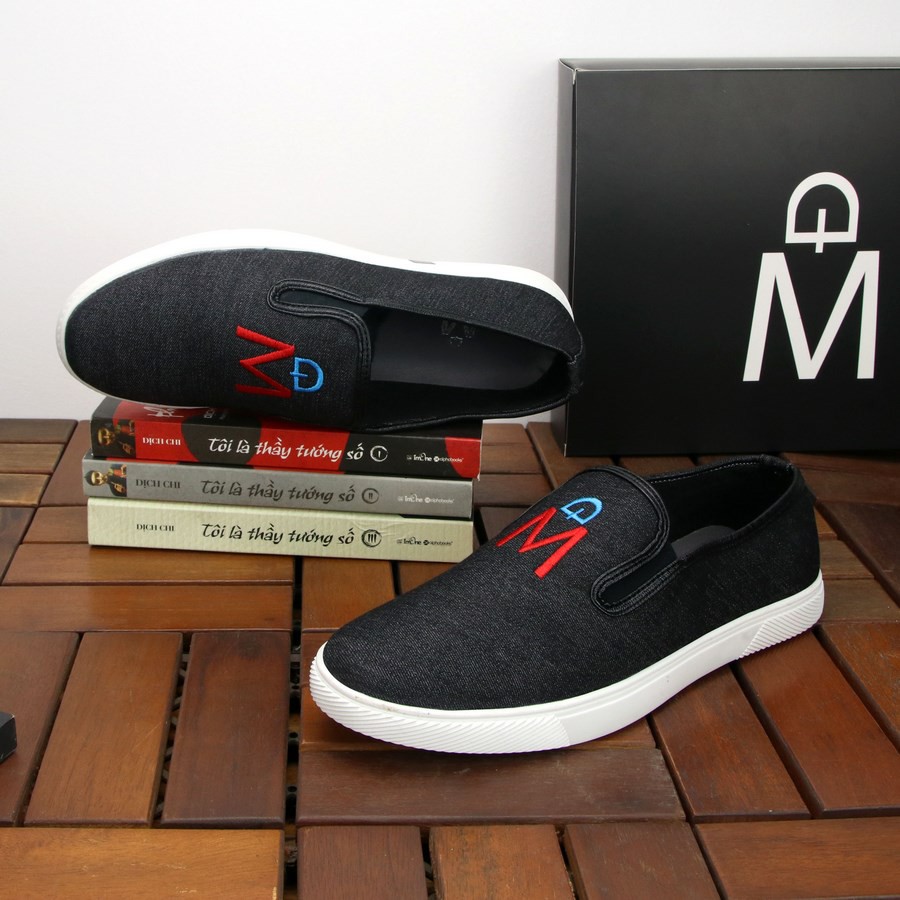 [Mã FASHIONMALLT4 giảm 15% tối đa 30K đơn 150k] Giày lười vải nam thêu chữ MĐ G421 đen đế trắng | BigBuy360 - bigbuy360.vn