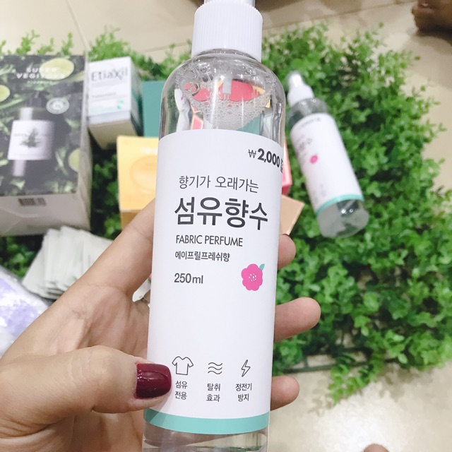 Xịt thơm quần áo Hàn Quốc