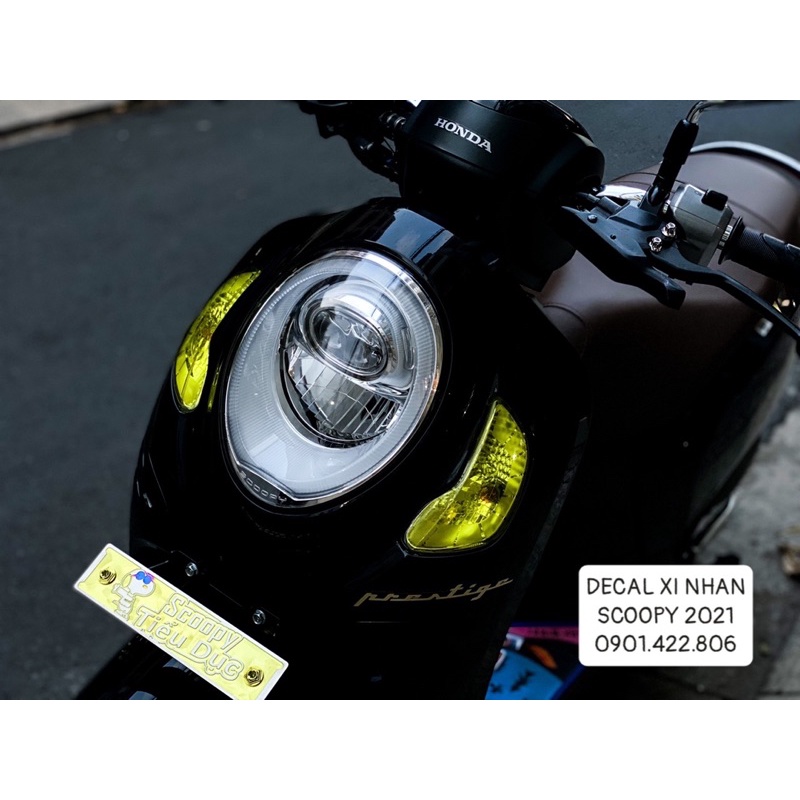 Decal Xi Nhan đèn trước Scoopy 2021