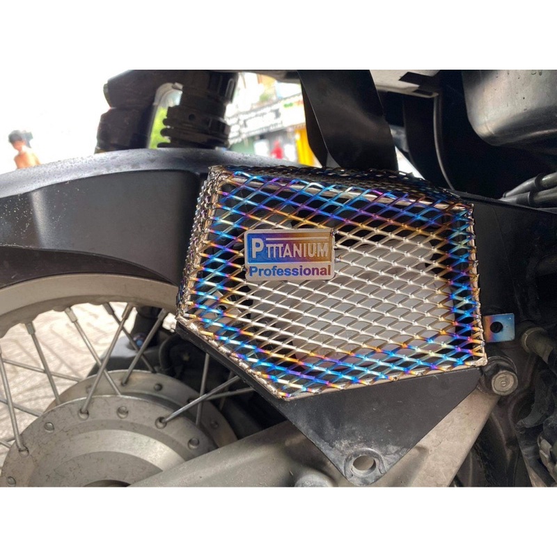 Nắp titan gr5 mẫu lưới nước mát dè ab air blade vario click