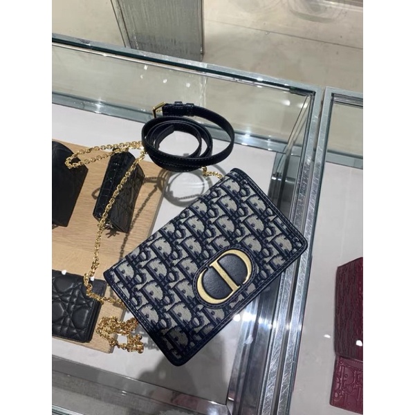 Túi đeo chéo khoá CD