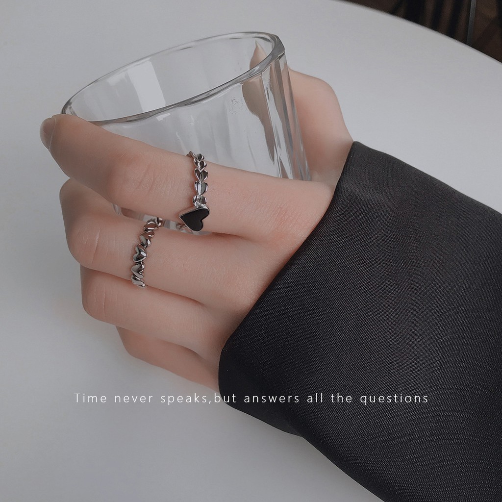 Nhẫn hở màu đen hình trái tim cá tính phong cách retro C108