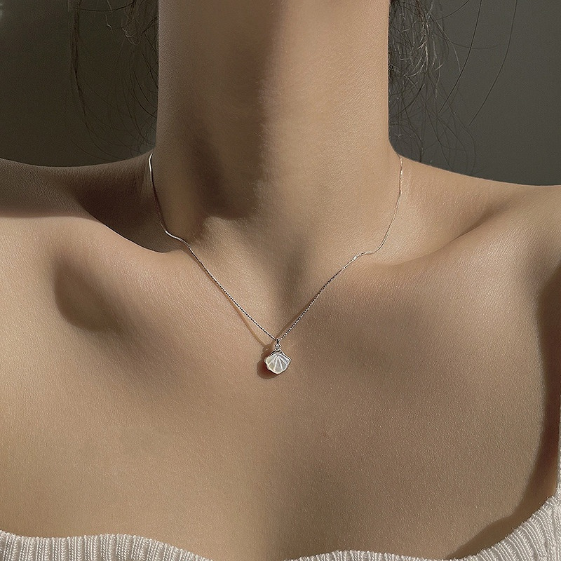 Dây chuyền 191042 mặt hình vỏ sò đính xà cừ tự nhiên thiết kế đơn giản sang trọng