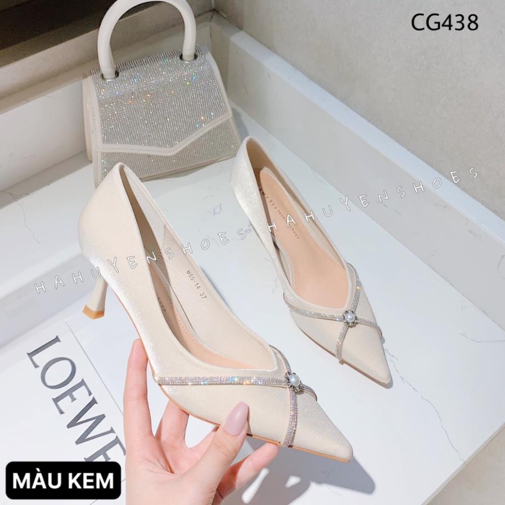Giày cao gót lụa nữ Hà Huyền Shoes mũi nhọn đính đá chéo ngọc trai gót cong 5 phân - CG438 k
