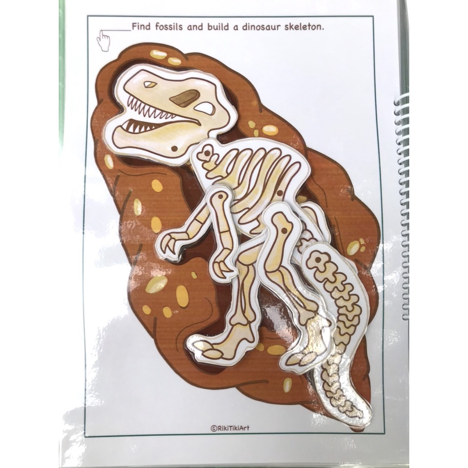Bộ đồ chơi học liệu bóc dán Dinosaul busy Book