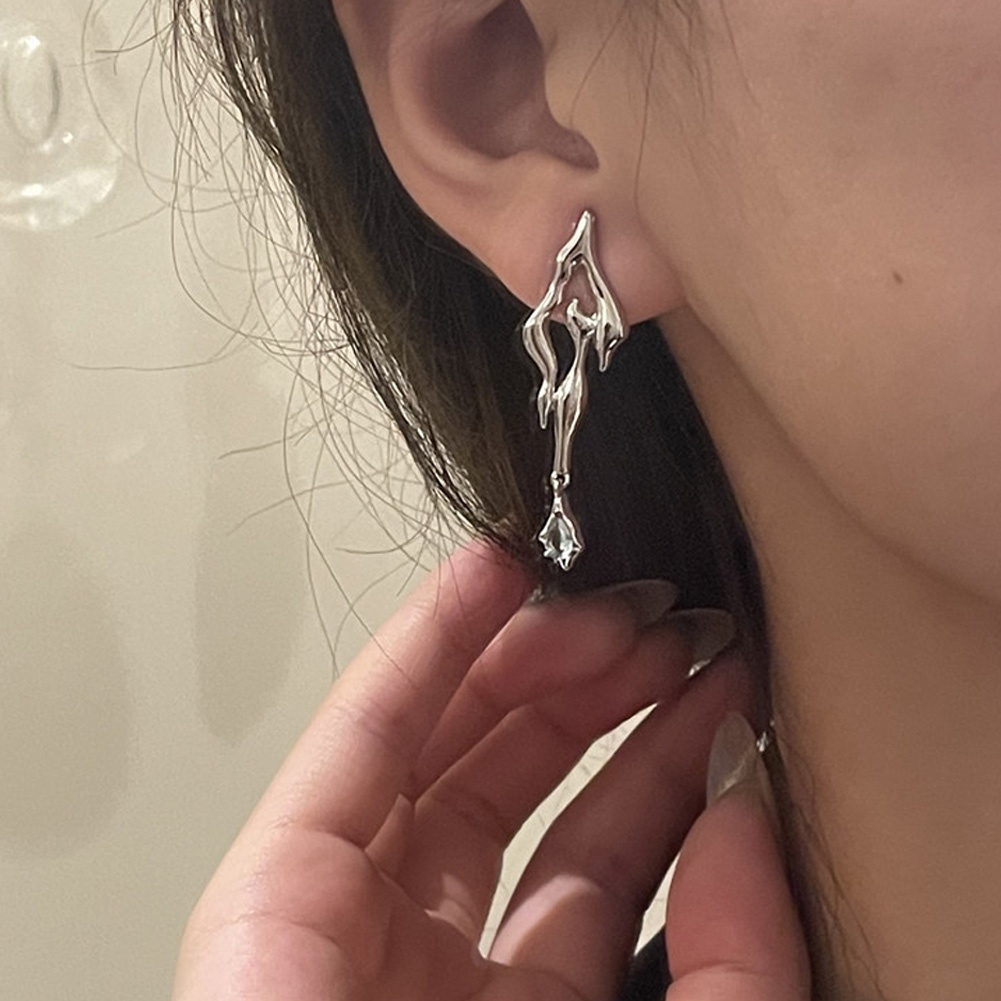 Khuyên Tai Bạc Dáng Dài Không Đối Xứng Đính Đá Zircon Nhiều Màu Sắc