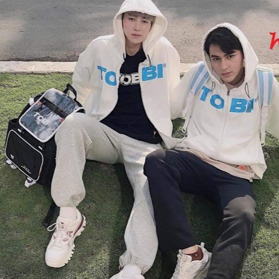 Áo khoá TOBE chất nỉ ngoại mũ 2 lớp dầy dặn