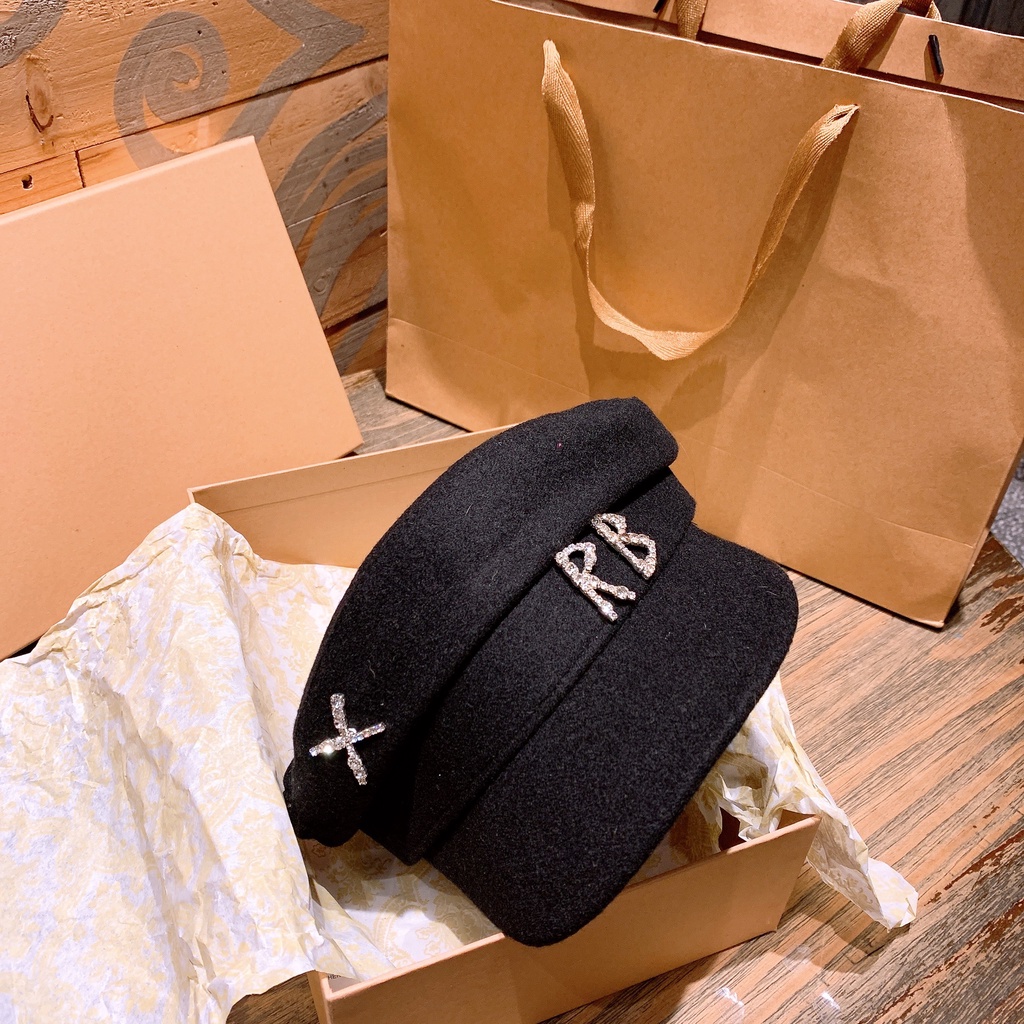 Mũ kepi RB màu đen đính đá sang chảnh