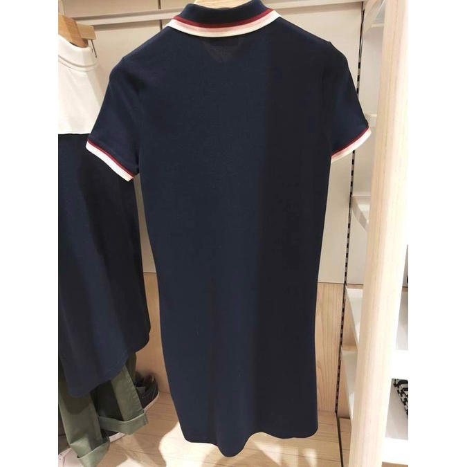 Váy Lacoste trơn kẻ cổ hồng xanh trắng