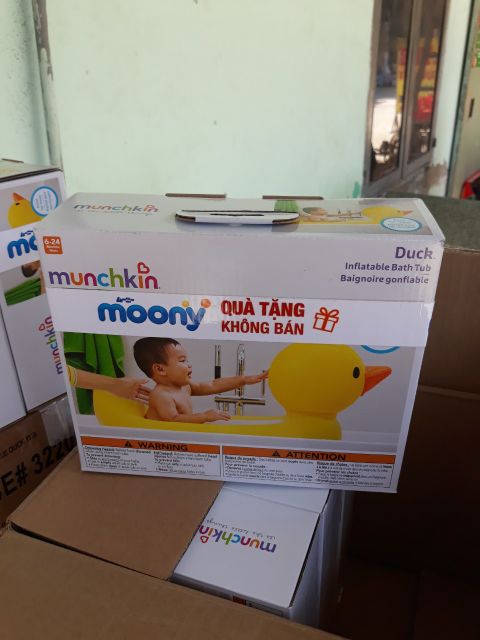 CHẬU TẮM PHAO MUNCHKIN HÌNH CON VỊT ( QUÀ TẶNG CỦA MOONY )