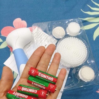 Máy rửa mặt Flawless công nghệ Nhật Bản