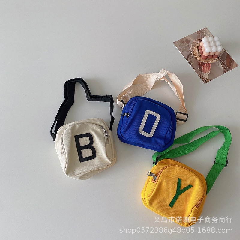 Túi đeo chéo chữ cái cho bé trai bé gái nổi bật  B70-21186