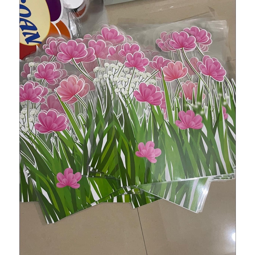Hoa trang trí chân bảng (ép plastic,sẵn băng keo dán tường)