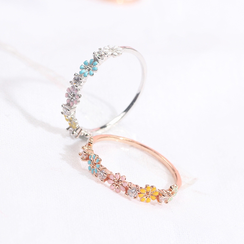 Nhẫn thép titan năm màu đính đá zircon hình hoa cúc nhỏ thời trang phong cách Hàn Quốc dành cho nữ