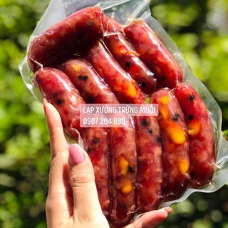 Lạp xưởng trứng muối nhà làm