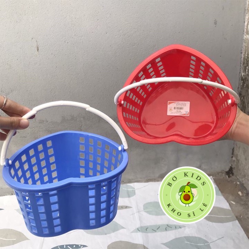 Giỏ Nhựa Đựng Đồ Hình trái Tim Có Quai Cầm Việt Nhật (MS: 3243) giúp nhà ngăn nắp tiện lợi