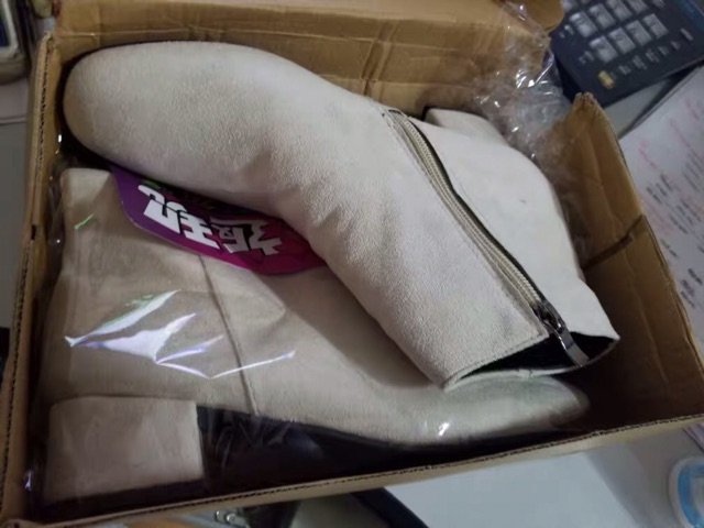 🔥 BOOTS Cao Cổ , Chât Da Lộn, Đế Vuông Cao 4cm , Kiểu Dáng Trẻ Trung ( Ảnh Thật ) | BigBuy360 - bigbuy360.vn