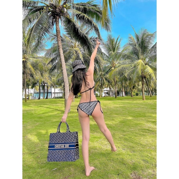 Bikini Dior viền đen siêu sang ạ (hình thật khách mặc)