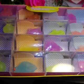 Squishy Mochi Dễ Thương , Mềm Bóp Đã PHÁT SÁNG ĐỔI MÀU-  HỘP 16 CON CÁC MẪU