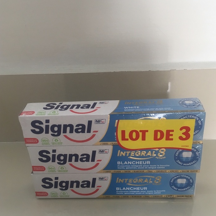 Kem Đánh Răng Signal 75ml/tuýp - Nội Địa Pháp Cho Hàm Răng Chắc Khoẻ - Trắng Sáng