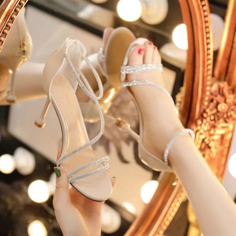 Giày sandal cao gót đính đá thiết kế mới thời trang năm 2022 cho nữ