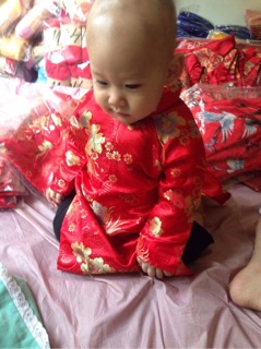 Áo dài gấm bé gái loại 1 (khăn áo quần)