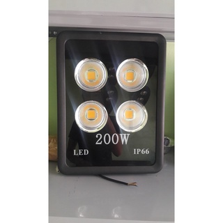 Đèn pha cốc 200w LEDCOM chiếu sân bóng siêu sáng