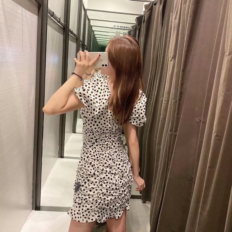 🍓Váy chấm bi đen - trắng cổ vuông dúm đuôi cá ( ảnh thật, cận chất) | BigBuy360 - bigbuy360.vn