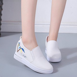 Giày slip on đế độn thêu hình cây dừa
