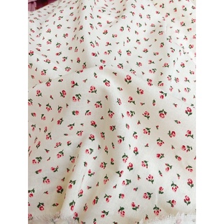 Vải linen búp hoa hồng nền trắng kem may váy,áo siêu xinh
