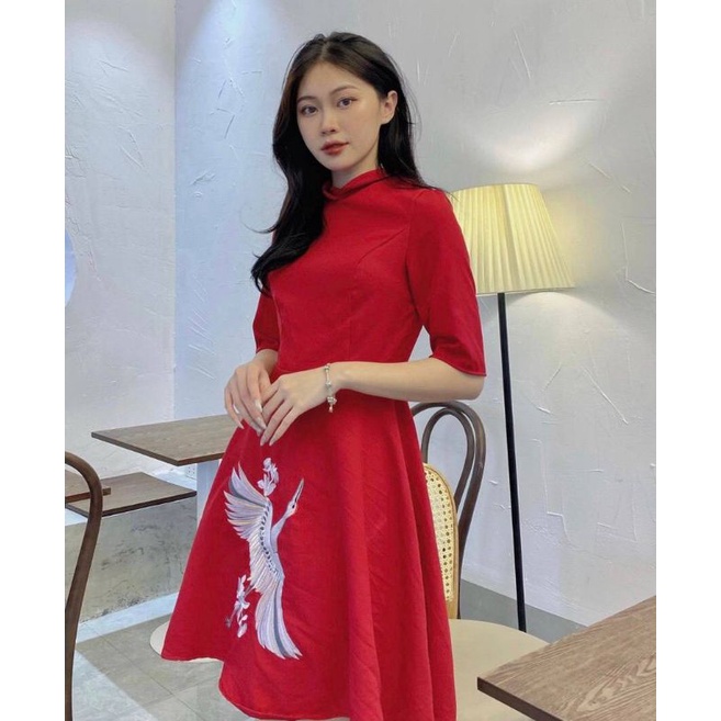 Áo dài cách tân nữ con hạc mặc Tết