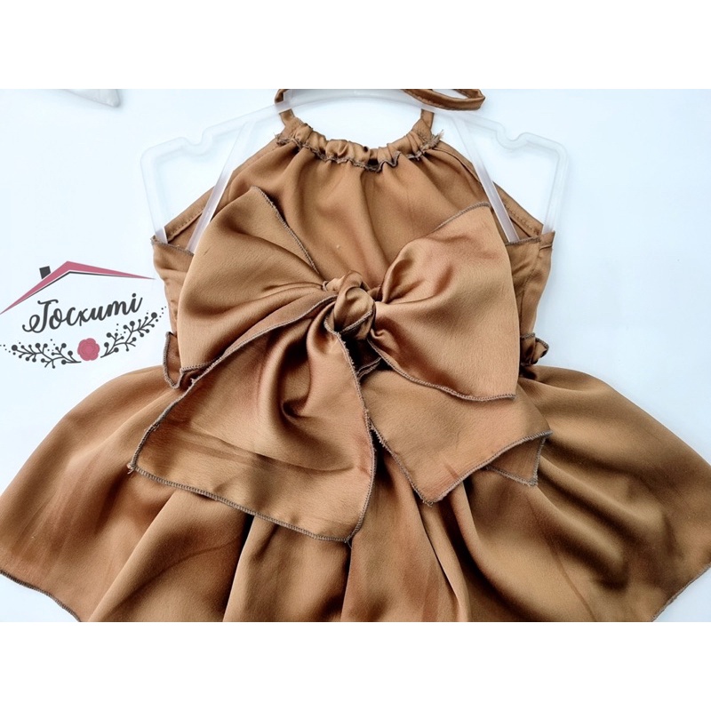Set bộ yếm lụa nơ lưng nâu tây cao cấp siêu cưng - Tocxumi
