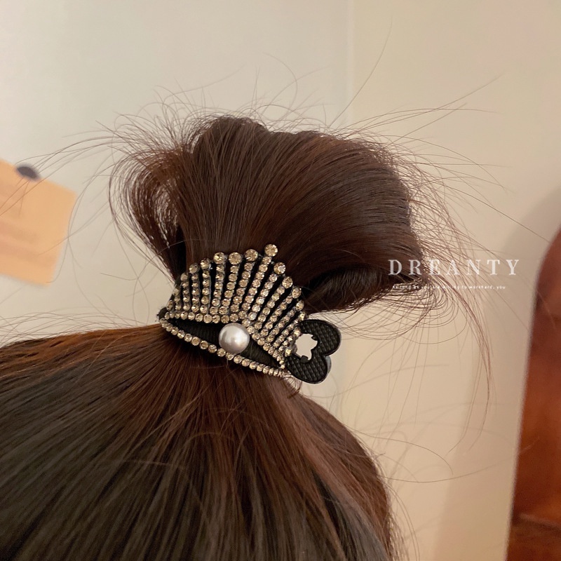 Kẹp Tóc Đuôi Ngựa Hình Vương Miện Bằng Kim Loại Đính Hạt Ngọc Trai Thời Trang