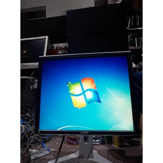 Màn hình Dell 17inch Ultrasharp xịn sò chuyên làm đồ họa, làm ảnh chuẩn màu Khả năng hiển thị 16.7 Triệu màu