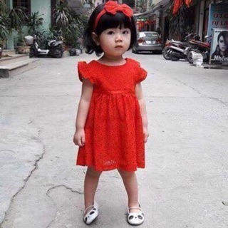 Váy ren đỏ hm
