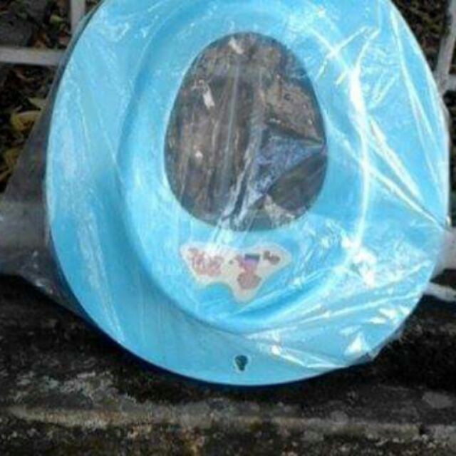 Thu nhỏ bồn cầu cho bé hàng Việt Nhật