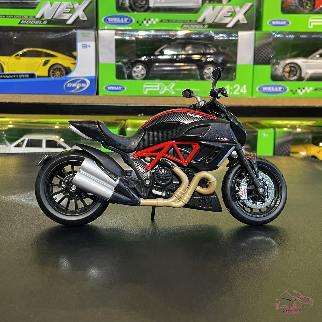 Xe mô hình mô tô DUCATI DIAVEL CARBON Tỉ Lệ 1:12 hãng Maisto