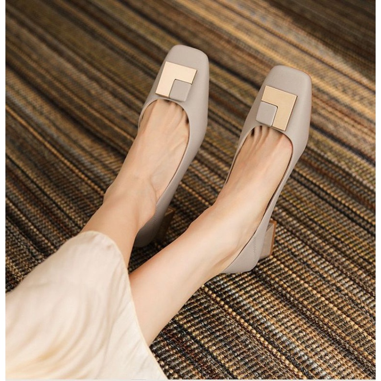 Giày công sở gót vuông da mềm khuy khoá vuông sang trọng phù hợp với váy vóc quần áo