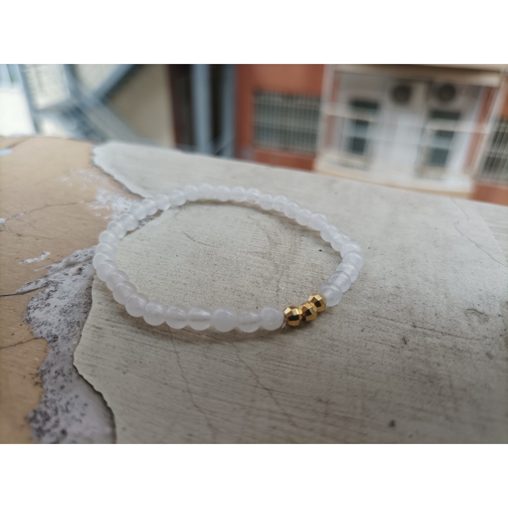 Vòng tay chuỗi đá TA Trắng 4ly mix bi mạ vàng 14k quấn 3 - Clear Quartz 4mm bracelet