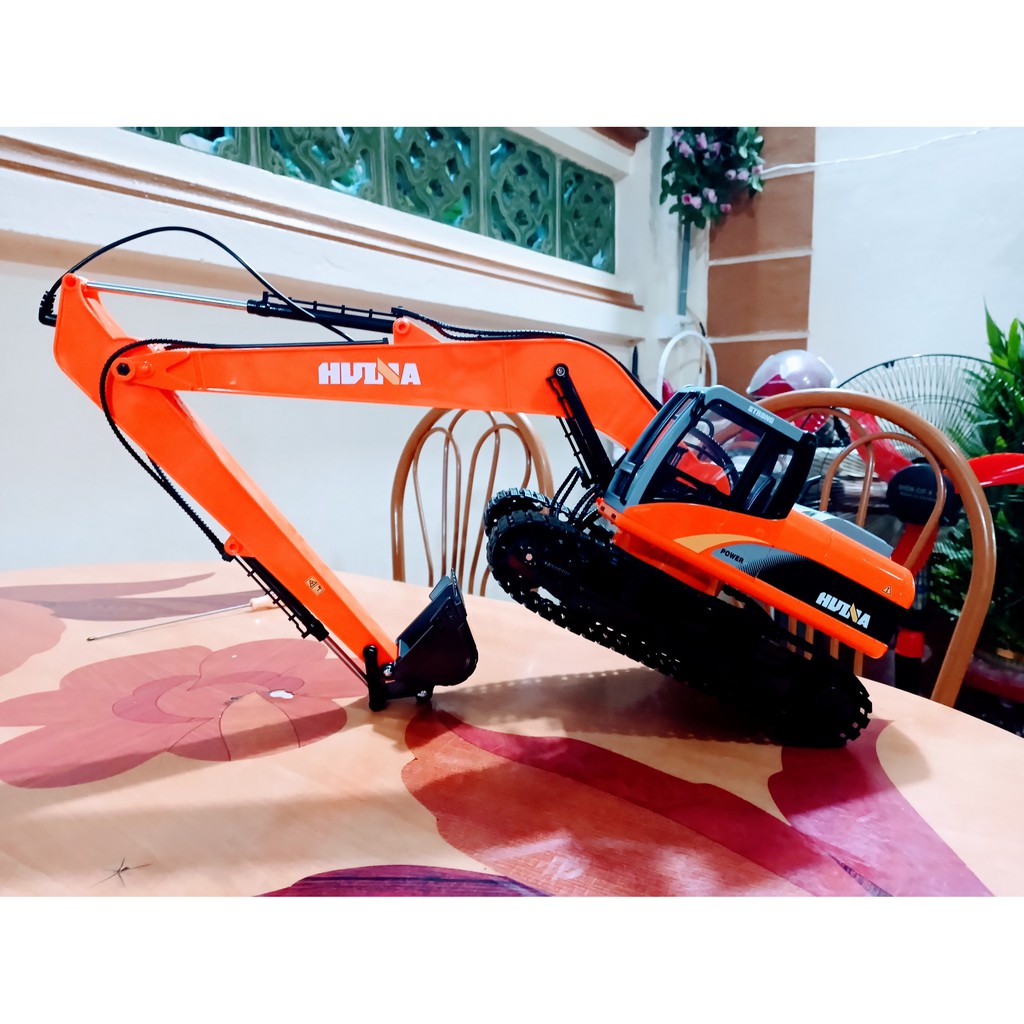 MÁY XÚC HUINA 1551 ĐIỀU KHIỂN TỪ XA 15 KÊNH